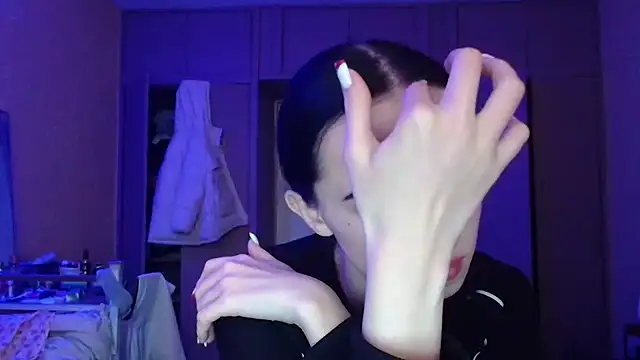 Emilia Light online show from November 15, 2025, 12:31 pm