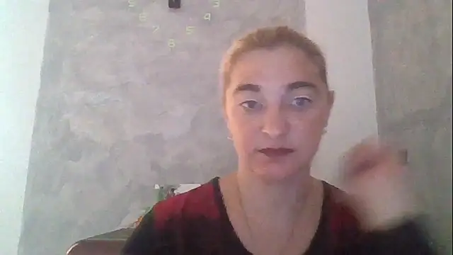 Snapshot of GoldenAngelMilf chatting on October 6, 2025, 8:04 am GoldenAngelMilf online show from October 6, 2025, 8:04 am