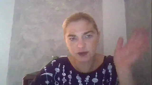 Snapshot of GoldenAngelMilf chatting on October 3, 2025, 9:33 am GoldenAngelMilf online show from October 3, 2025, 9:33 am