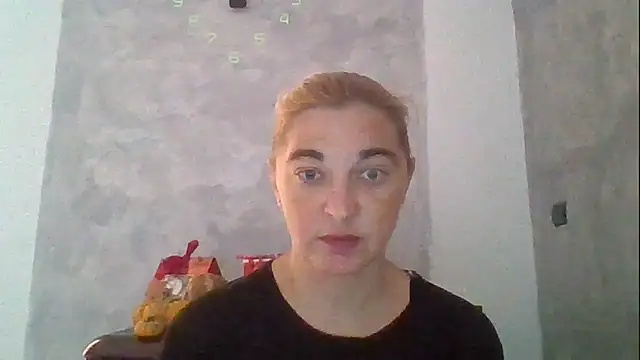 Snapshot of GoldenAngelMilf chatting on December 19, 2025, 11:12 am GoldenAngelMilf online show from December 19, 2025, 11:12 am