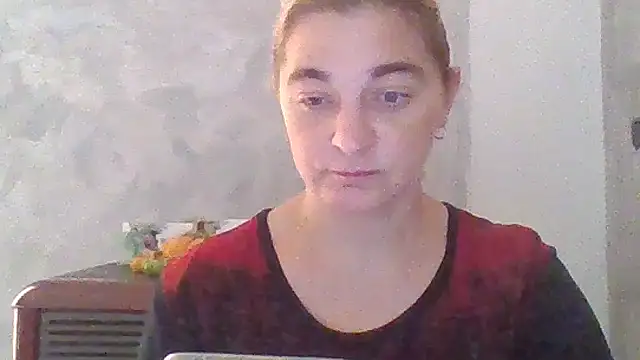 Snapshot of GoldenAngelMilf chatting on November 6, 2025, 1:04 pm GoldenAngelMilf online show from November 6, 2025, 1:04 pm