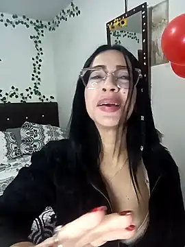 YaraDuartee online show from February 19, 2026, 1:24 am