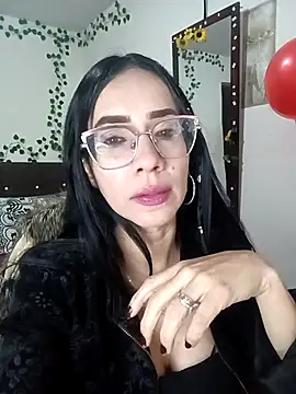 YaraDuartee online show from February 17, 2026, 12:41 am