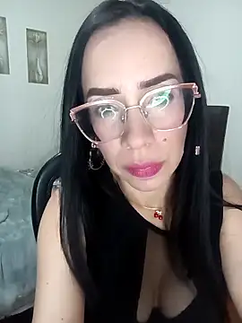 Snapshot of YaraDuartee chatting on March 31, 2026, 11:29 pm YaraDuartee online show from March 31, 2026, 11:29 pm