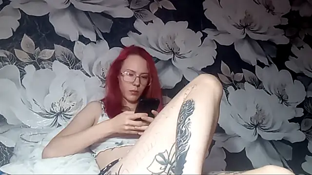 LiaCusson online show from October 9, 2025, 1:06 am