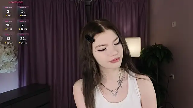 TwixieGuo online show from December 21, 2025, 10:17 am