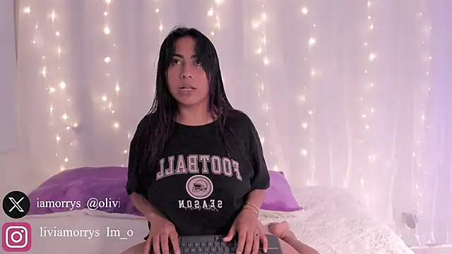 Snapshot of Olivia_Morrys chatting on December 16, 2025, 11:53 pm Olivia Morrys online show from December 16, 2025, 11:53 pm