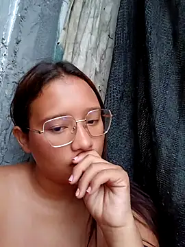 young dairy01 online show from November 21, 2025, 10:47 am