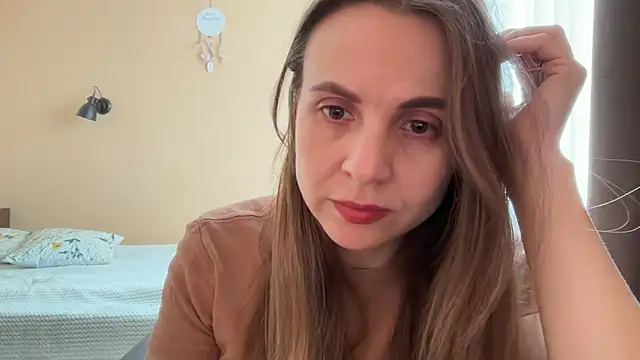 AnnieLove7722 online show from May 7, 2026, 8:39 am