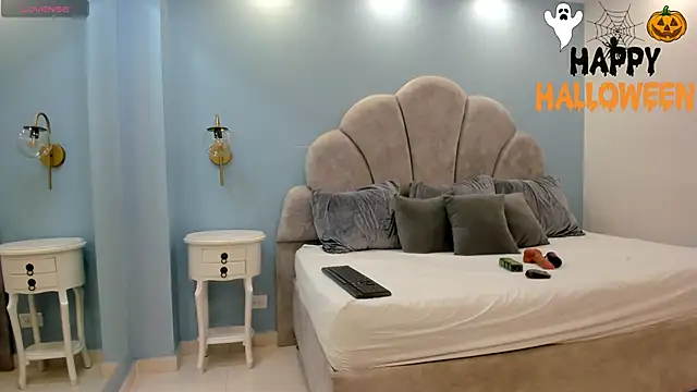 Snapshot of sofi_laane chatting on October 13, 2025, 7:37 pm sofi laane online show from October 13, 2025, 7:37 pm
