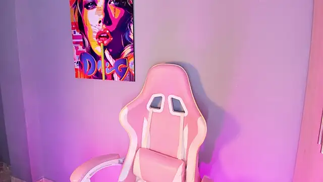 Snapshot of Athenea__fox chatting on December 5, 2025, 11:53 am Athenea fox online show from December 5, 2025, 11:53 am