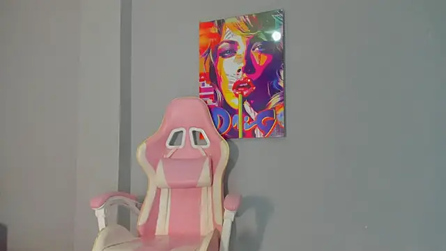 Snapshot of Athenea__fox chatting on December 22, 2025, 12:38 pm Athenea fox online show from December 22, 2025, 12:38 pm