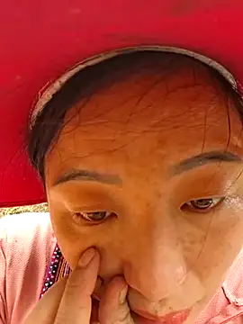 zhen-zo online show from May 24, 2026, 3:50 am