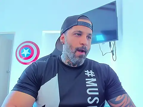 JoshRigby online show from November 8, 2025, 8:01 pm