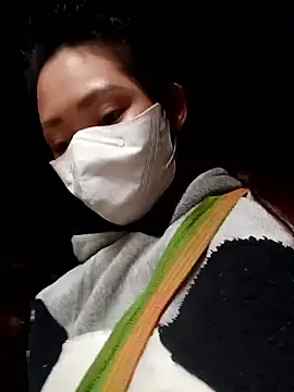 bree-zz online show from December 16, 2025, 1:21 am