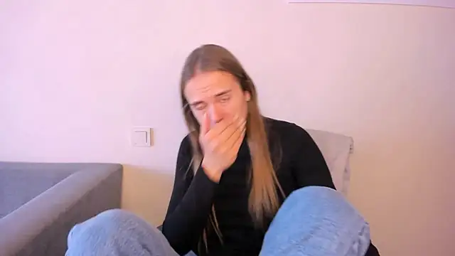 LilMary  online show from October 29, 2025, 7:18 am