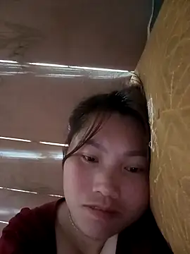 min-xinh online show from October 23, 2025, 3:05 am