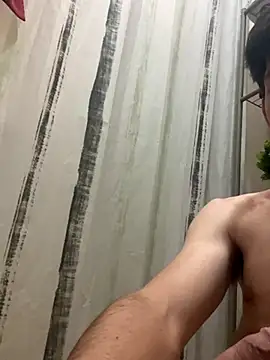 Snapshot of AlbertoRuiz086 chatting on December 5, 2025, 2:54 am AlbertoRuiz086 online show from December 5, 2025, 2:54 am