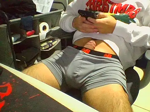 Snapshot of AlbertoRuiz086 chatting on November 7, 2025, 7:24 am AlbertoRuiz086 online show from November 7, 2025, 7:24 am