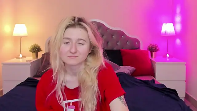 CamillaDreamer online show from November 17, 2025, 10:14 pm