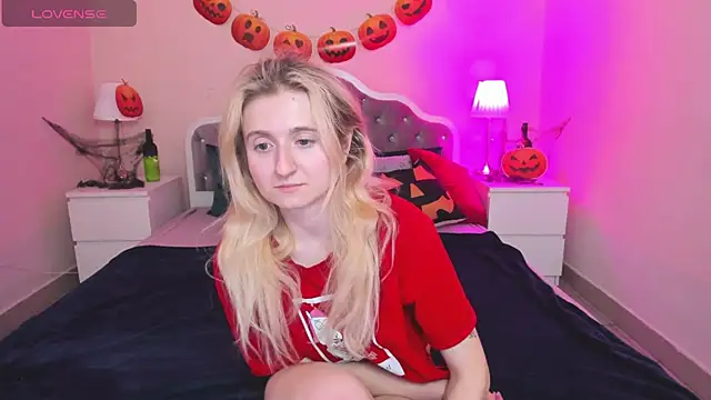 CamillaDreamer online show from October 26, 2025, 5:46 pm