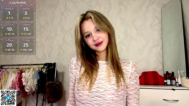 Snapshot of LindyEckland chatting on October 15, 2025, 12:24 pm LindyEckland online show from October 15, 2025, 12:24 pm