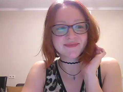 Sweet00Fox online show from November 4, 2025, 6:55 pm