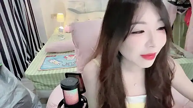 Snapshot of Gardenia-222 chatting on July 26, 2026, 10:44 am Gardenia-222 online show from July 26, 2026, 10:44 am