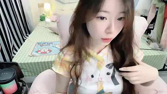 Snapshot of Gardenia-222 chatting on May 10, 2026, 1:57 pm Gardenia-222 online show from May 10, 2026, 1:57 pm
