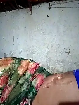 Snapshot of Lona2525 chatting on October 10, 2025, 6:53 pm Lona2525 online show from October 10, 2025, 6:53 pm