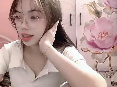 Ellie039 online show from November 2, 2025, 10:37 pm