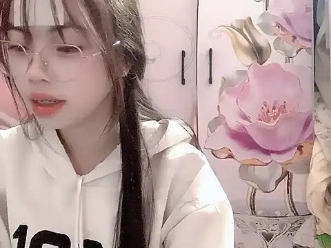 Ellie039 online show from November 3, 2025, 10:13 pm