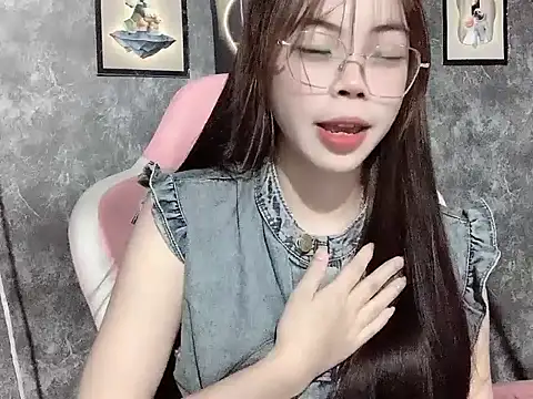 Ellie039 online show from October 2, 2025, 4:21 pm