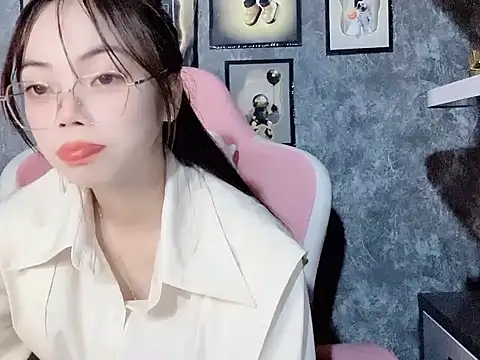 Ellie039 online show from November 10, 2025, 5:29 pm