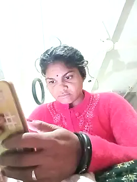 Snapshot of SHMA-77 chatting on November 16, 2025, 12:04 am SHMA-77 online show from November 16, 2025, 12:04 am