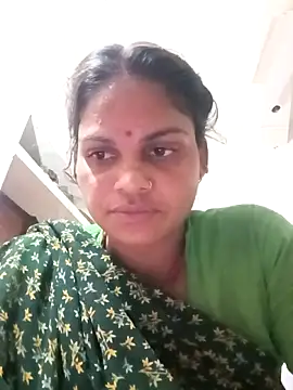 Snapshot of SHMA-77 chatting on November 3, 2025, 3:48 pm SHMA-77 online show from November 3, 2025, 3:48 pm