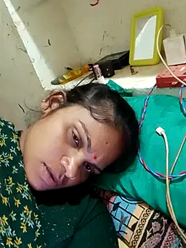 Snapshot of SHMA-77 chatting on October 1, 2025, 8:24 pm SHMA-77 online show from October 1, 2025, 8:24 pm