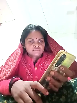 Snapshot of SHMA-77 chatting on November 18, 2025, 2:53 pm SHMA-77 online show from November 18, 2025, 2:53 pm