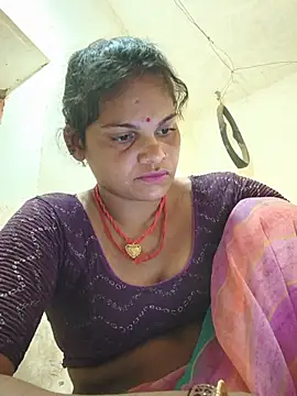 Snapshot of SHMA-77 chatting on July 10, 2026, 4:01 am SHMA-77 online show from July 10, 2026, 4:01 am