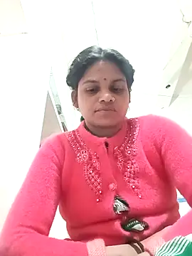 Snapshot of SHMA-77 chatting on November 16, 2025, 3:17 pm SHMA-77 online show from November 16, 2025, 3:17 pm