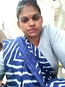 Snapshot of SHMA-77 chatting on October 11, 2025, 4:30 pm SHMA-77 online show from October 11, 2025, 4:30 pm