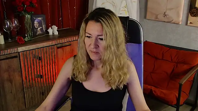 DonnaSmitth online show from May 13, 2026, 6:26 pm