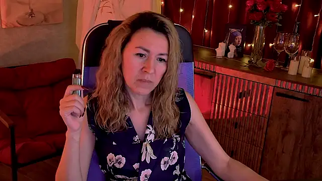 DonnaSmitth online show from April 14, 2026, 7:08 pm