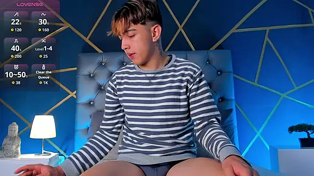 Lian Miller1  online show from March 12, 2026, 12:31 pm