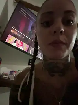 lurosscy online show from November 26, 2025, 2:33 am