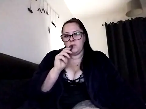 CuteLacexx online show from October 17, 2025, 8:21 pm