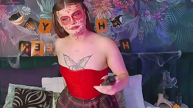 EvaaLane online show from October 31, 2025, 7:49 am