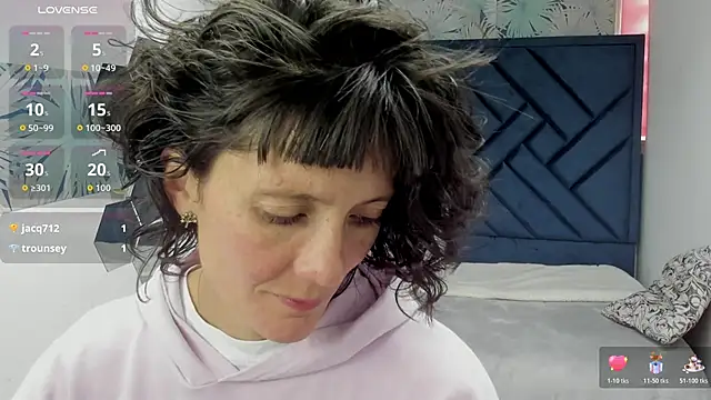 Valery More   online show from November 30, 2025, 3:13 pm