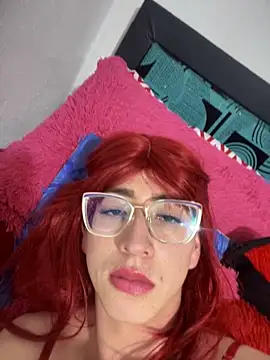 Snapshot of NICOLLE__12 chatting on October 13, 2025, 7:37 pm NICOLLE 12 online show from October 13, 2025, 7:37 pm