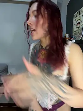 Snapshot of SelenaRouge1 chatting on February 19, 2026, 2:52 am SelenaRouge1 online show from February 19, 2026, 2:52 am